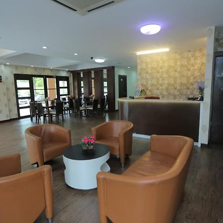 Jam Hotel Kota Warisan Sepang @ Erl Salak Tinggi, Klia 1-2 & F1 Kültér fotó