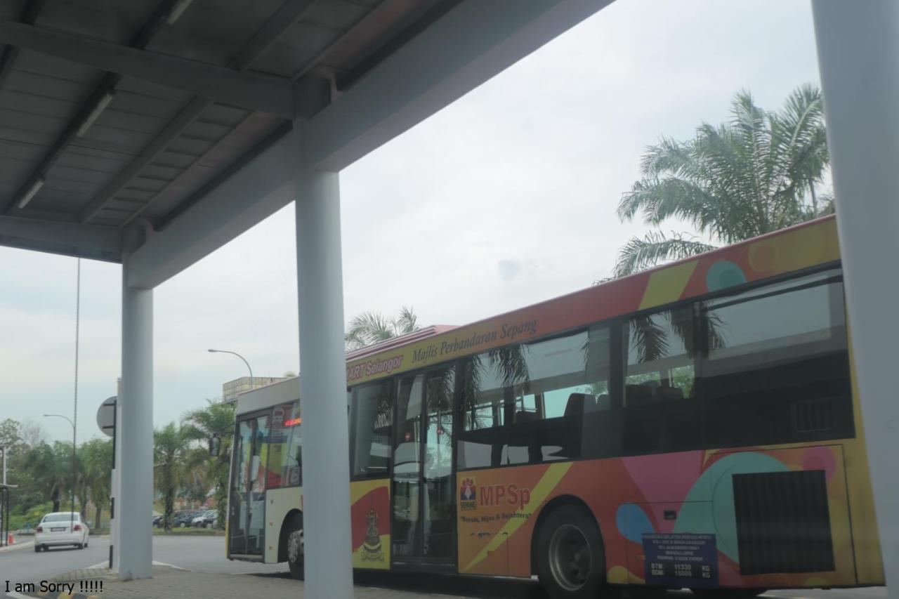 Jam Hotel Kota Warisan Sepang @ Erl Salak Tinggi, Klia 1-2 & F1 Kültér fotó
